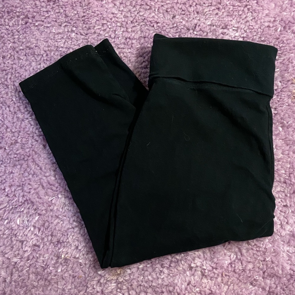 Black yoga leggings
